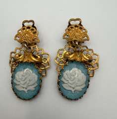 Vintage West Germany Blue Rose Cameo Brooch Earrings Set Clip On Gold Tone