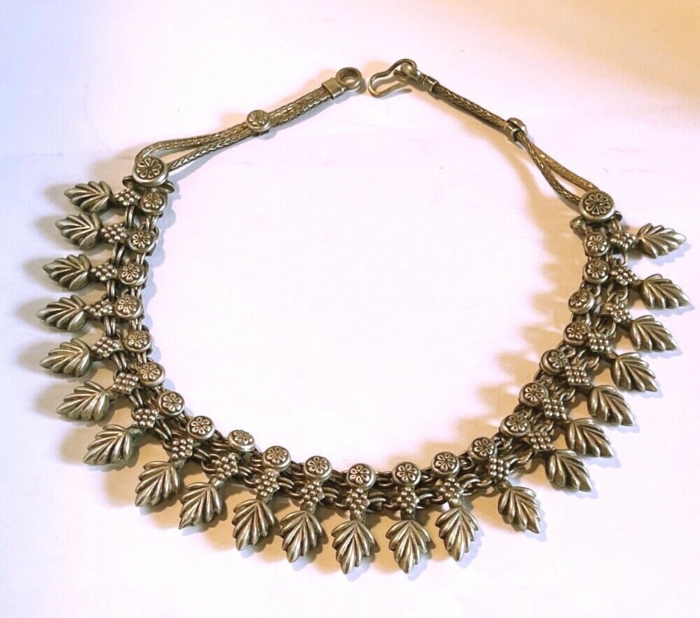 BEAUTIFUL MIXED METAL CHOKER NECKLACE NEPAL VINTAGE PIECE IN EXCELLENT CONDITION