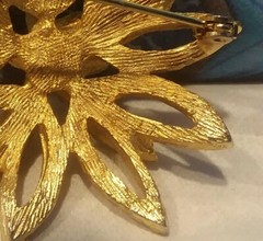 Vintage Jewelry: 45mm Revitalized Gold Tone Faux Pearl Brooch 03-04-2020