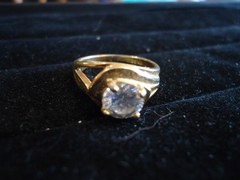 Vintage Women’s Size 7.5 18KT Yellow Gold Plated Cocktail Ring With Round White