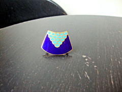 Vtg Samuel Huang Designer Cloisonne Fan Cobalt Blue Enamel Gold Tone Scarf Clip