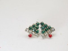 Christmas Trees Rhinestone Earrings Pierced Silver Tone Prong D3090
