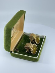 Swank Wrap Cufflinks oval green and brown resin Ruffled edge design