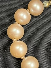 VINTAGE 10MM FAUX PEATL BRACELET 7.25”