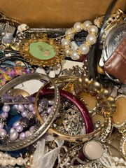 Huge Unsearched Jewelry Lot VTG Vintage to Modern