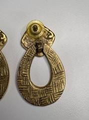 Vintage-Gold Tone Door Knocker Navy Pierced Earrings Enamel No Brand