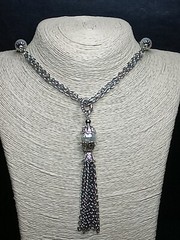 Vintage Double Chain Station Necklace Whit Tassel Faux Pearls Silvet Tone. 9803