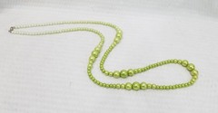 Vintage Celery Green Ombré Graduated in Shade Faux Pearl 41″ Station Necklace
