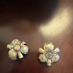 Floral Gold Tone Rhinestone Brooch Pin & Matching Clip-On Earrings Set