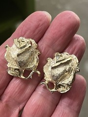 Vintage Rose Bud Gold-tone Clip Earrings Brushed Botanical Floral