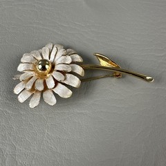 Vintage Brooch Earrings Set Gold Tone Daisy Flower Brushed Satin Clip On