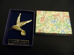Evan St Clair Genuine Ruby Rhinestone Hummingbird Brooch Gold tone figural inbox
