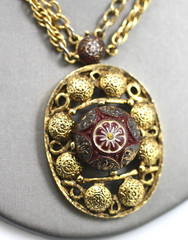Vintage JULIANA for Celebrity NY Red Moroccan Matrix Gold Tone Necklace 20″