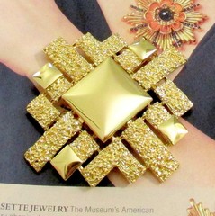VTG RUNWAY LARGE MONET PAS D’OR GP BROOCH PENDANT BRUTALIST/GLOSSY MODERNIST 70s