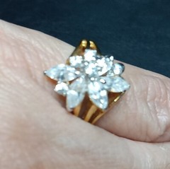 Vintage LADY REMINGTON Crystal Cocktail Ring Gold Tone. 10225