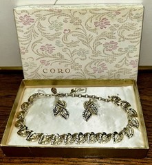 Vintage Coro Fashion Jewelry 16.5″ Necklace & Clip-On Earrings, Original Box,