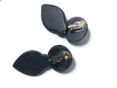 VTG JEFF LIEB QUILTED METAL CC SWAROVSKI CRYSTAL DANGLE CLIP EARRINGS RUNWAY