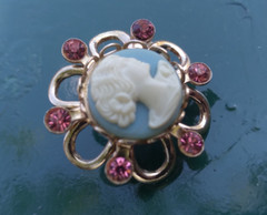 Vintage Victorian Style Cameo Brooch 1in Pink Rhinestone Gold Tone