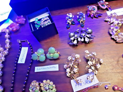 Vtg Costume Jewelry lot W/Gold,Silver , Weiss,krementz,Haskell,Hobe &Rhinestones