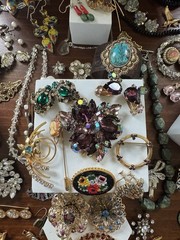 Vtg To Now Rhinestone Costume Jewelry Lot Hollycraft Mosaic Goldette 100+ Pcs