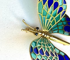Vintage 18K Gold PLIQUE A JOUR Articulated BUTTERFLY Brooch Moveable Signed MINT