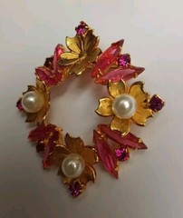Vintage Pearl Rhinestone Pin Brooch Goldtone W/ Pearl & Pink Glass Stones Daisy