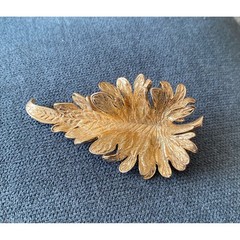 Vintage Nettie Rosenstein Gold Leaf Pin 3-D
