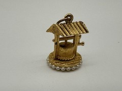 Vintage Sarah Coventry Wishing Well Charm w/Seed Pearls