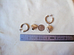 VTG 3/4 HOOP W/ DANGLING SCALLOPED HEART CHARM STERLING SILVER 925 STUD EARRING