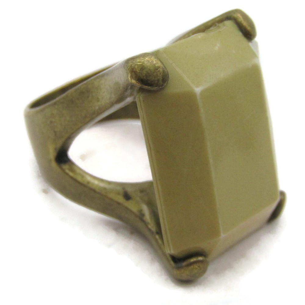 Vintage Statement Ring Sz 6.5 Olive Green Emerald Cut Plastic Stone Brass