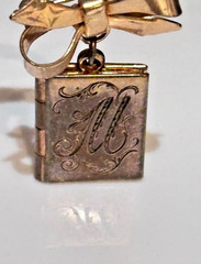 Vintage 1940s Sweetheart Bow Book Locket Brooch Pin Gold Tone Monogram M Photo
