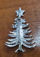 Vintage 90’s Silver Tone Aurora Borealis Rhinestone Christmas Tree Pin / Brooch