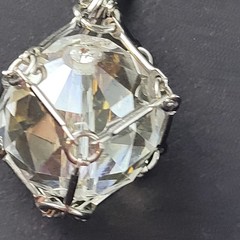 Vintage Clear Faceted Cut Crystal Pendant In Silver Tone Cage Long 30″ Necklace