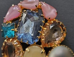 Vtg JULIANA D&E Cluster Faceted Multicolor Rhinestone Brooch & Clip-On Earrings