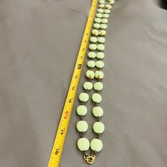 Crown Trifari Green Faux Jade Lucite Bead Beaded Long Gold Necklace 60s 36“ 1214
