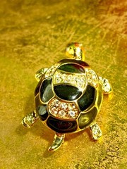 4.5”CM GOLD TONE BLACK ENAMEL & CRYSTALS TURTLE BROOCH