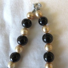 Vintage Necklace Beads Black Gold Strand 23″ Spring Ring Clasp