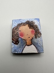 Vintage Hand Painted Girl Brooch 4.5cm x 3.8cm BB1
