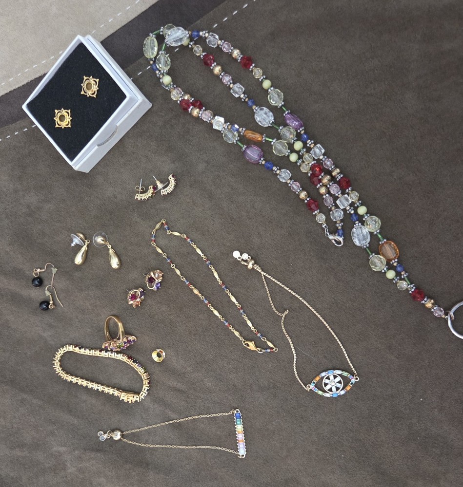 gold-toned jewelry set featuring multicolored gemstones Lot Of 11