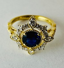 Vintage 14k Gold Sapphire and Diamond unique estate ring size 5