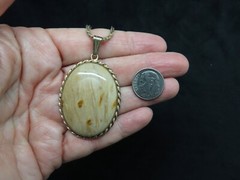 Vintage 1970’s Creamy Beige Petrified Wood Slide Necklace