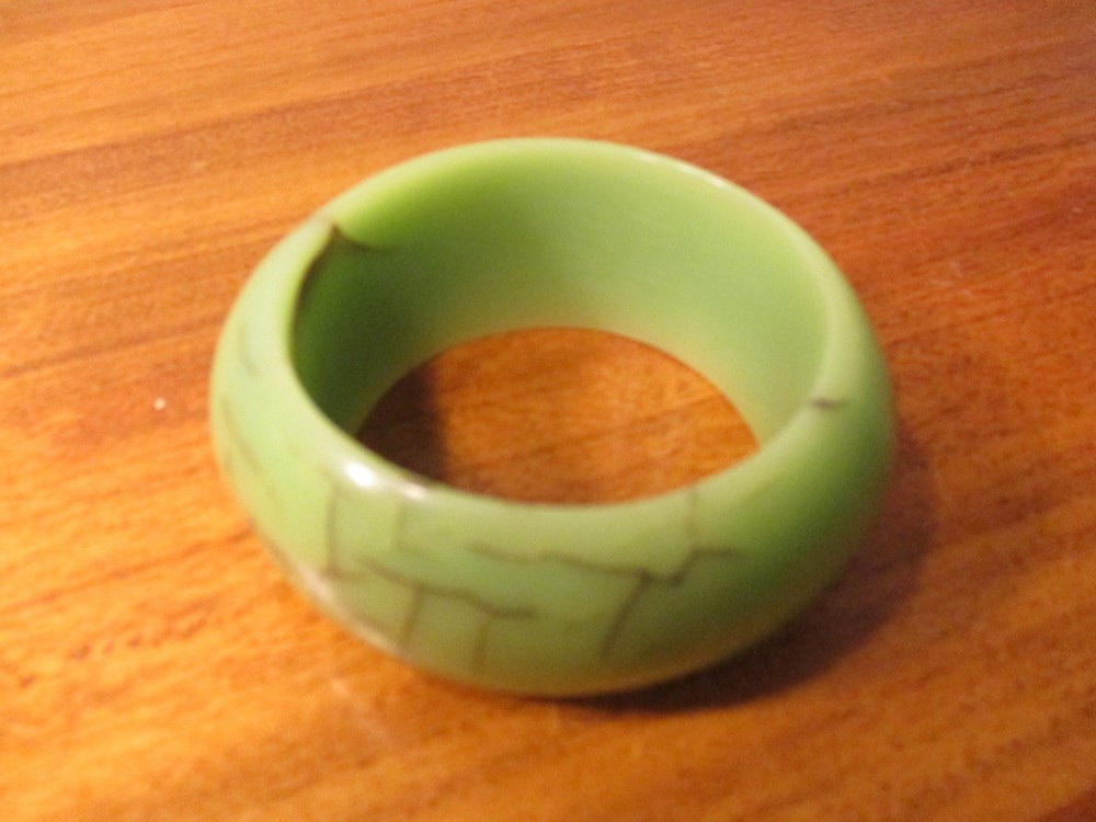 Vintage Lucite Acrylic Bangle Bracelet. Green. Brown Irregular Veins. 2.5 in.ID