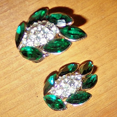 CROWN TRIFARI signed earrings with amazing green stones-SALE!!!