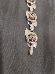 Vintage Silver Toned Link Bracelet with 6 3D Roses And Crystals 7 1/2″ Inches