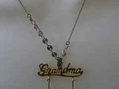 GRANDMA CHARM HOLDER w 7 SHOE CHARMS W CHAIN NECKLACE #7/18V