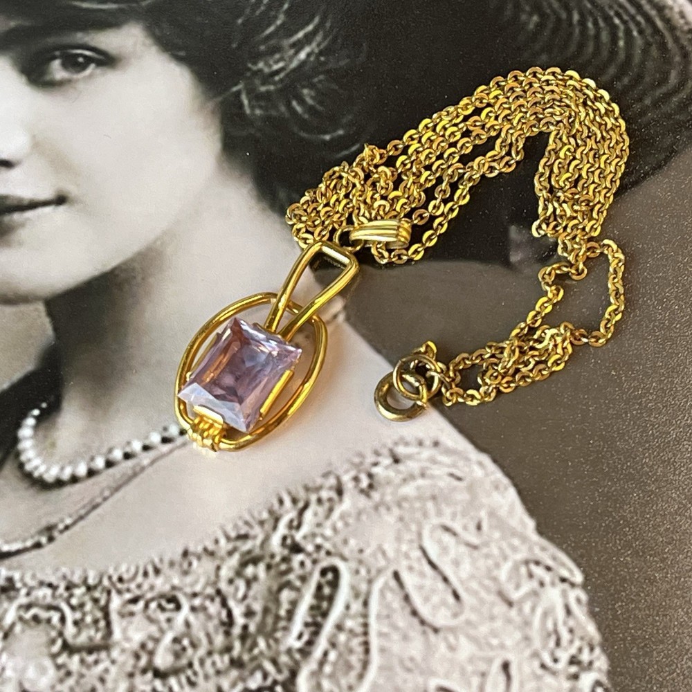 Vtg Lavender Glass Pendant Necklace – Gold Tone 18” -Thumbless Clasp 1950s-1960s
