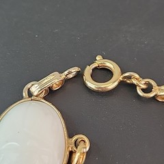 Vintage Scarab Bracelet White Milk Glass Egyptian Revival Oval Gold Tone 6.5″