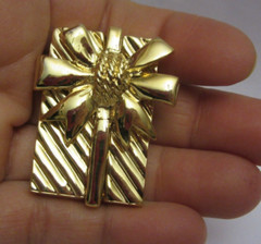 Vintage Gift Box AAI Gold Tone Pin Brooch w/ Matching Pierced Earrings Signed