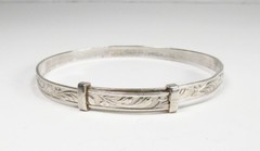 Antique USA Made Sterling Silver Floral Small Compression Bangle Bracelet 5-3/4″