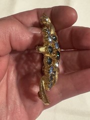 Mint Condition Gorgeous Vintage LISNER Signed Blue Rhinestone & Gold-Tone Brooch
